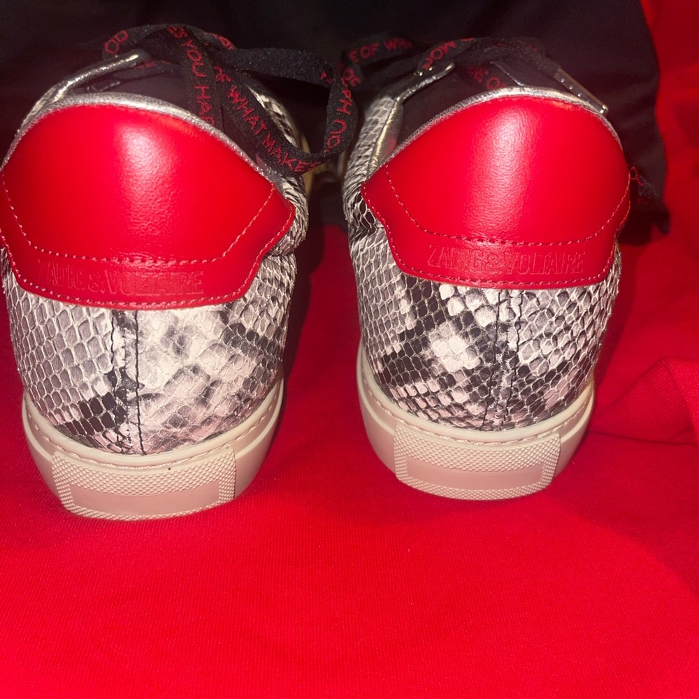 Sneakers - Picture 5 of 5